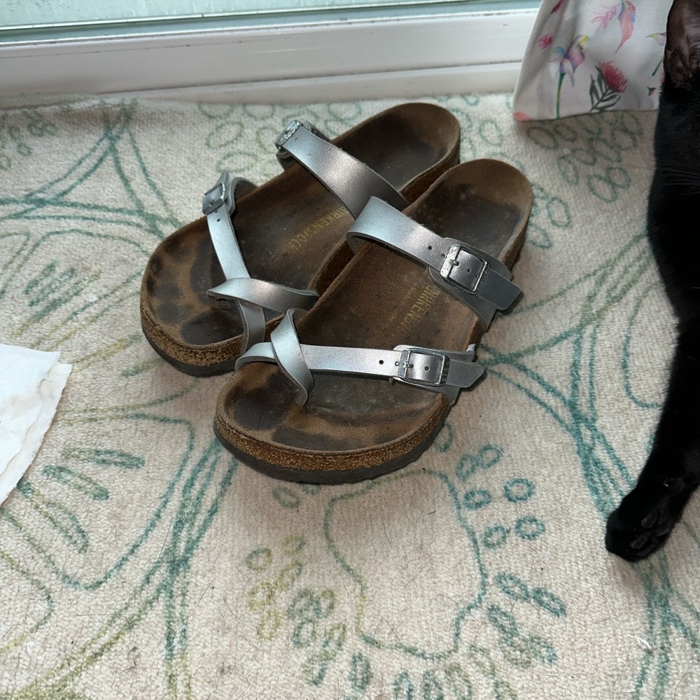 Birkenstock Mayari Sandal in Metallic Silver Sz 39 - Picture 2 of 6